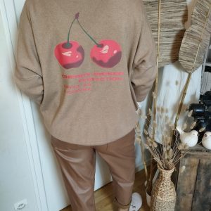 Pull motif cerise