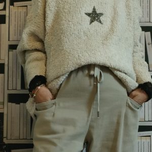 Pull star en bouclette douce avec étoile scintillante : l'allié cocooning chic de la saison !